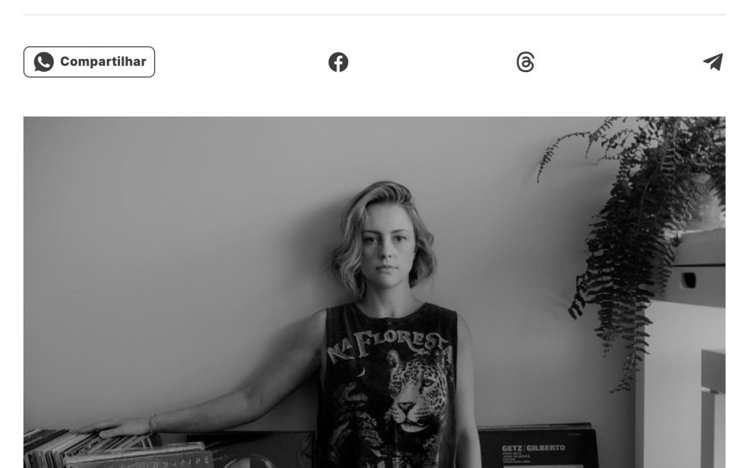 Mary Olivetti dá nova cara ao clássico “Cor de Rosa Choque”, de Rita Lee, com participação de Paulinho Guitarra